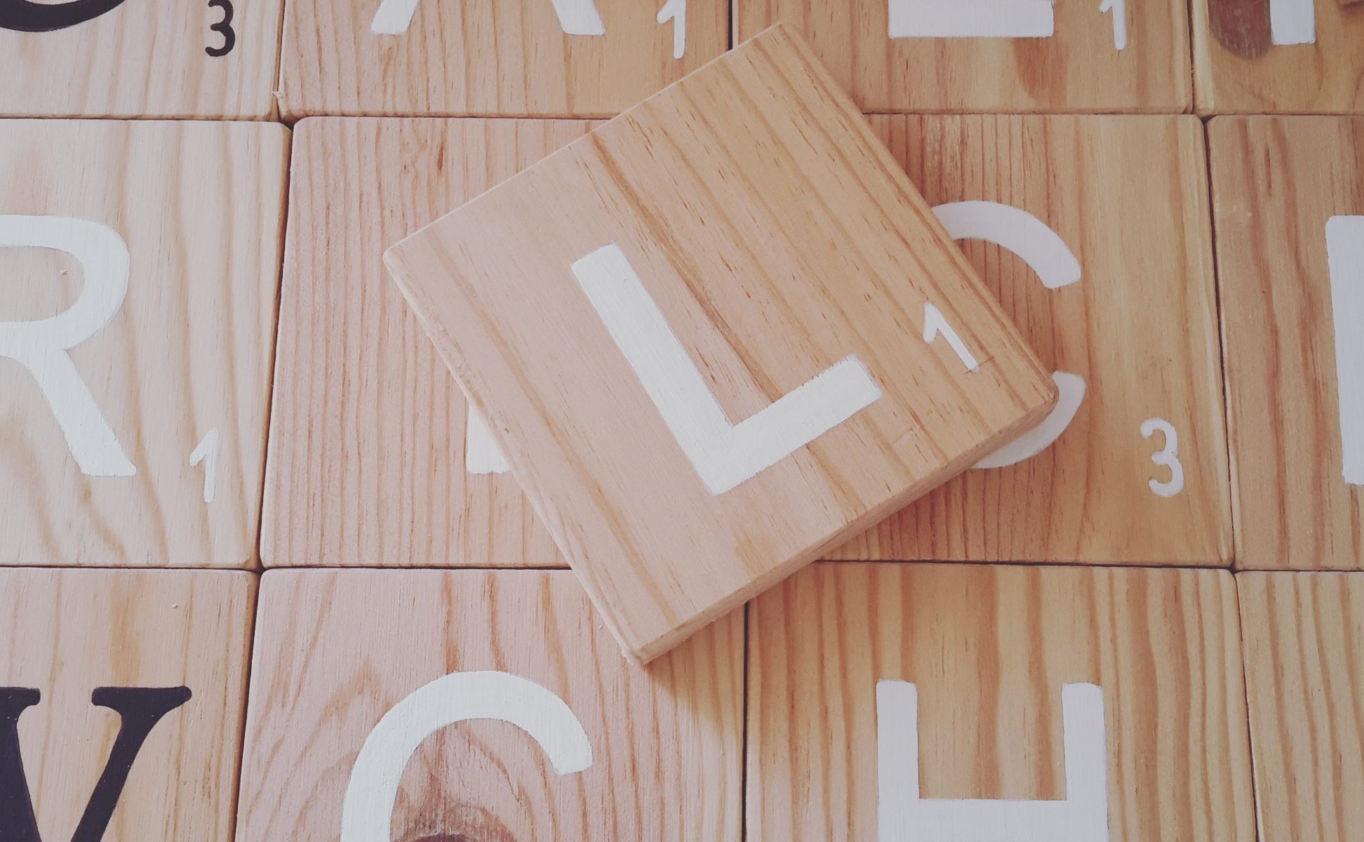 scrabble pin clair naturel arial