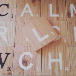 scrabble pin clair naturel arial